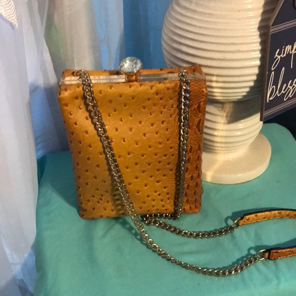 Small purse with chain shoulder strap